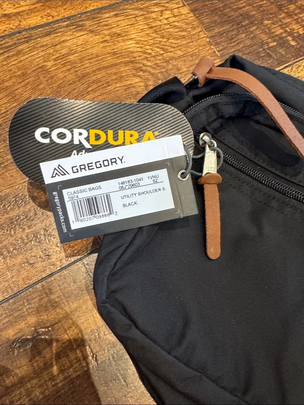 Gregory utility shoulder S